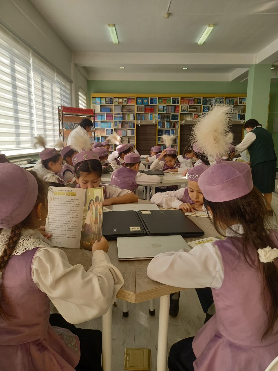 «Сыныппен бірге кітап оқимыз» атты іс-шара өткізді.