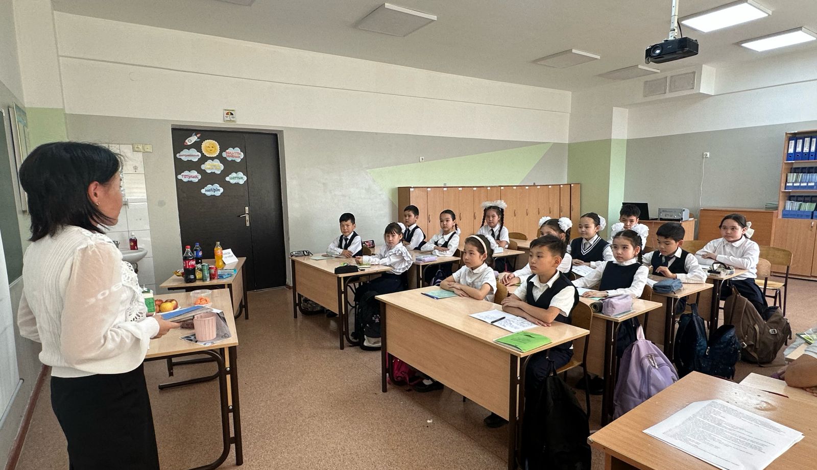 “Дұрыс тамақтану ережелері” тақырыбында сынып сағаты өтті.