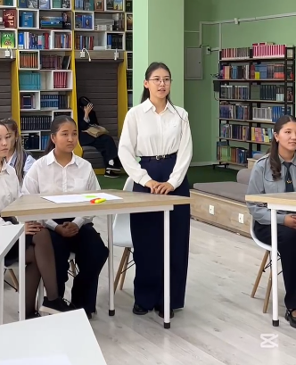 10-сыныптар арасында “Абай мұрасы - асыл қазына” атты А.Құнанбайұлының 180 жылдығына орай интеллектуалды сайыс өтті.